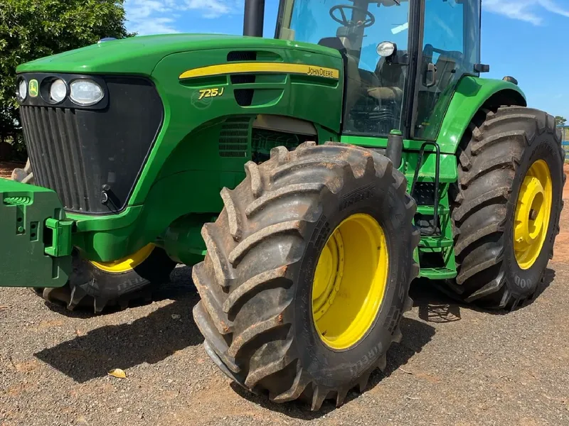 John Deere 7200J